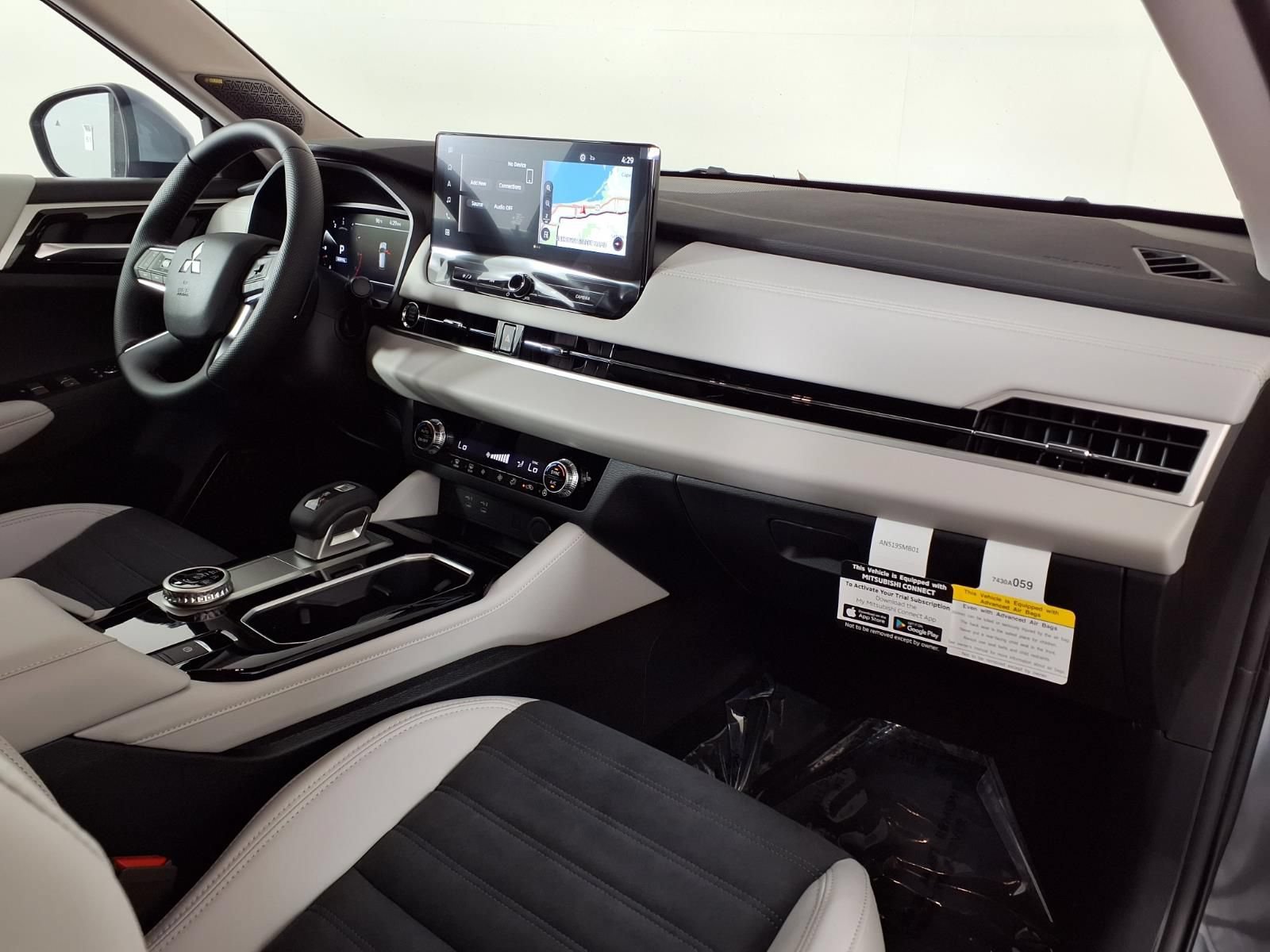New 2026 Mitsubishi Outlander SE FWD image 7