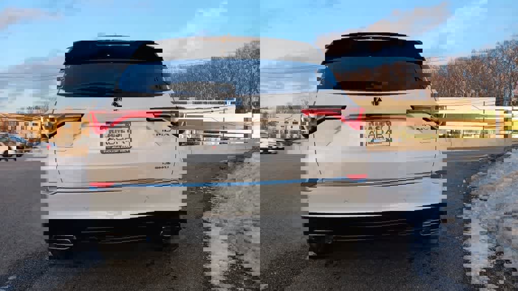 Used 2023 Acura MDX SH-AWD w/ Technology Package image 4