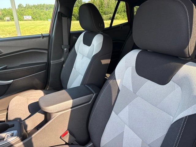 New 2026 Chevrolet Trax RS w/ Sunroof Package FWD image 17