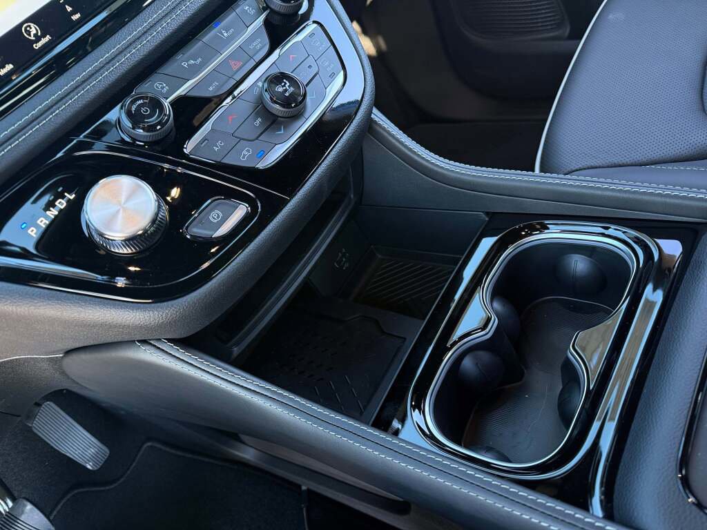 New 2026 Chrysler Pacifica Limited w/ S Appearance Package image 21