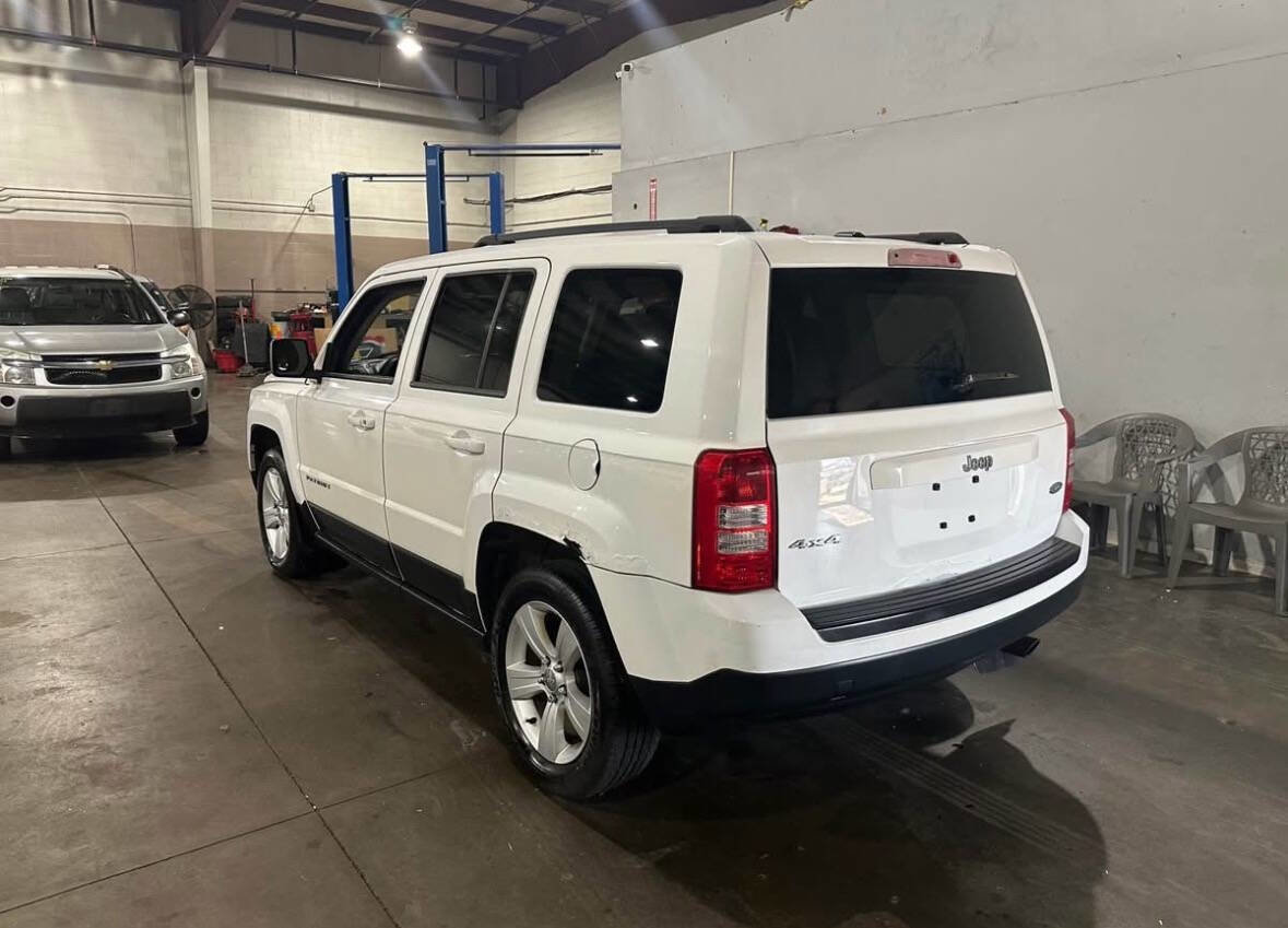 Used 2014 Jeep Patriot Latitude w/ Sun/Sound Group image 7