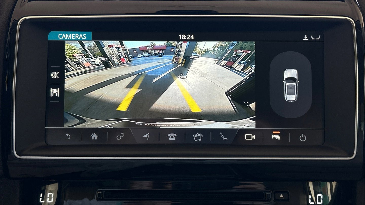 Used 2019 Jaguar F-PACE Prestige image 13