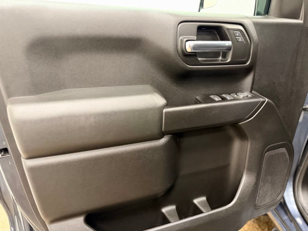 Used 2019 Chevrolet Silverado 1500 Custom w/ Custom Value Package AWD/4WD image 10