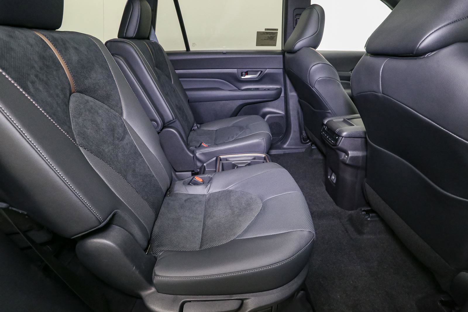 New 2026 Toyota Grand Highlander AWD Hybrid image 17