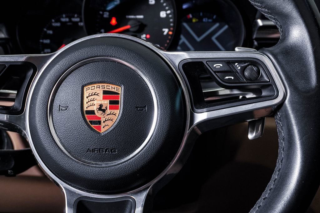 Used 2020 Porsche Macan image 19