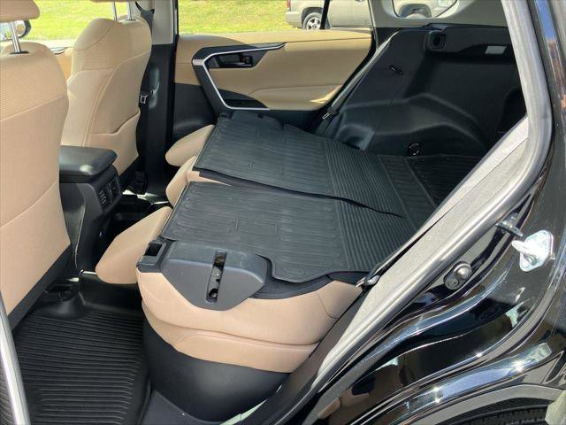 Certified 2023 Toyota RAV4 LE AWD/4WD image 23