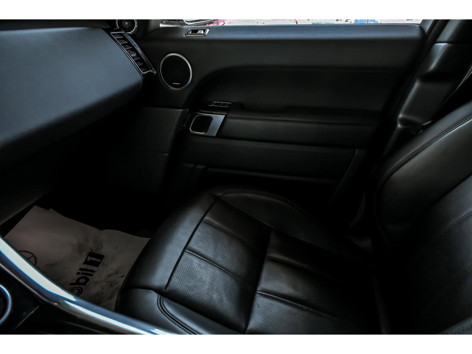 Used 2018 Land Rover Range Rover Sport HSE image 25