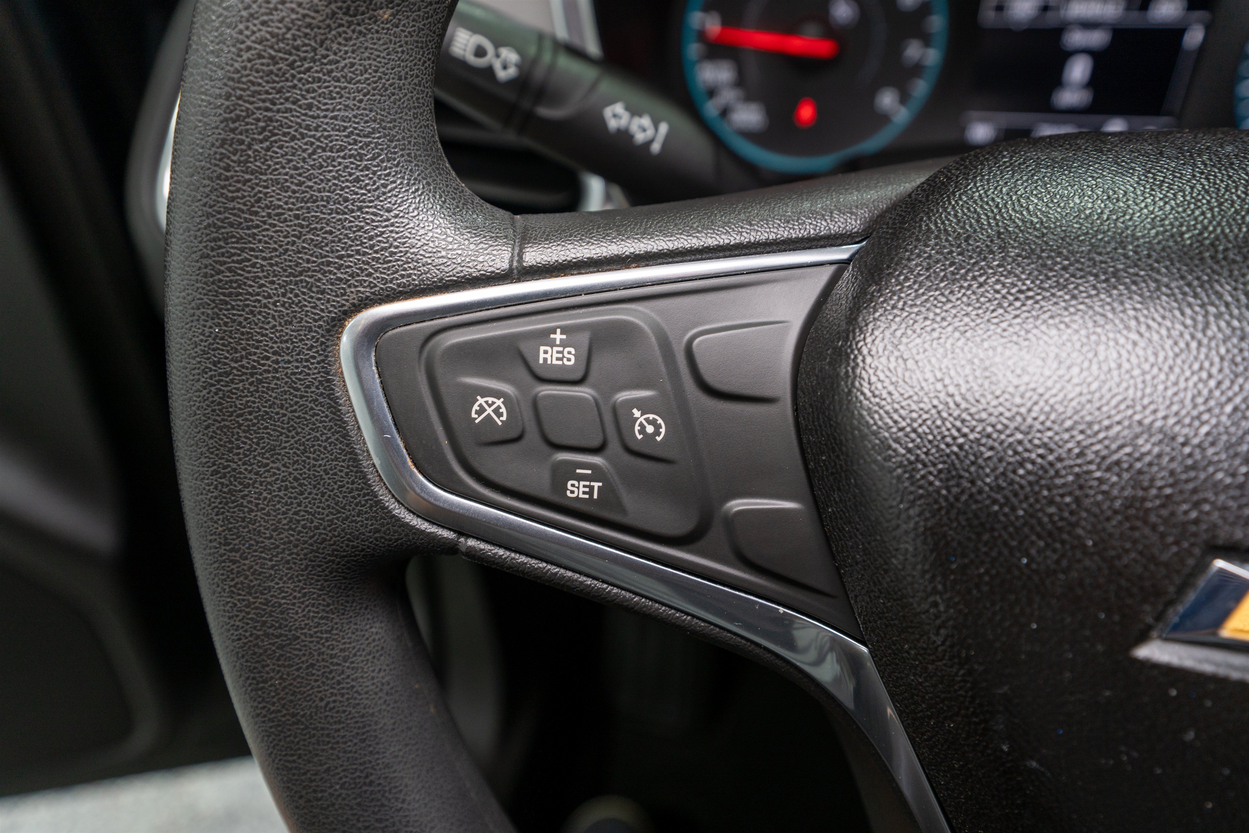 Used 2018 Chevrolet Equinox LS FWD image 23