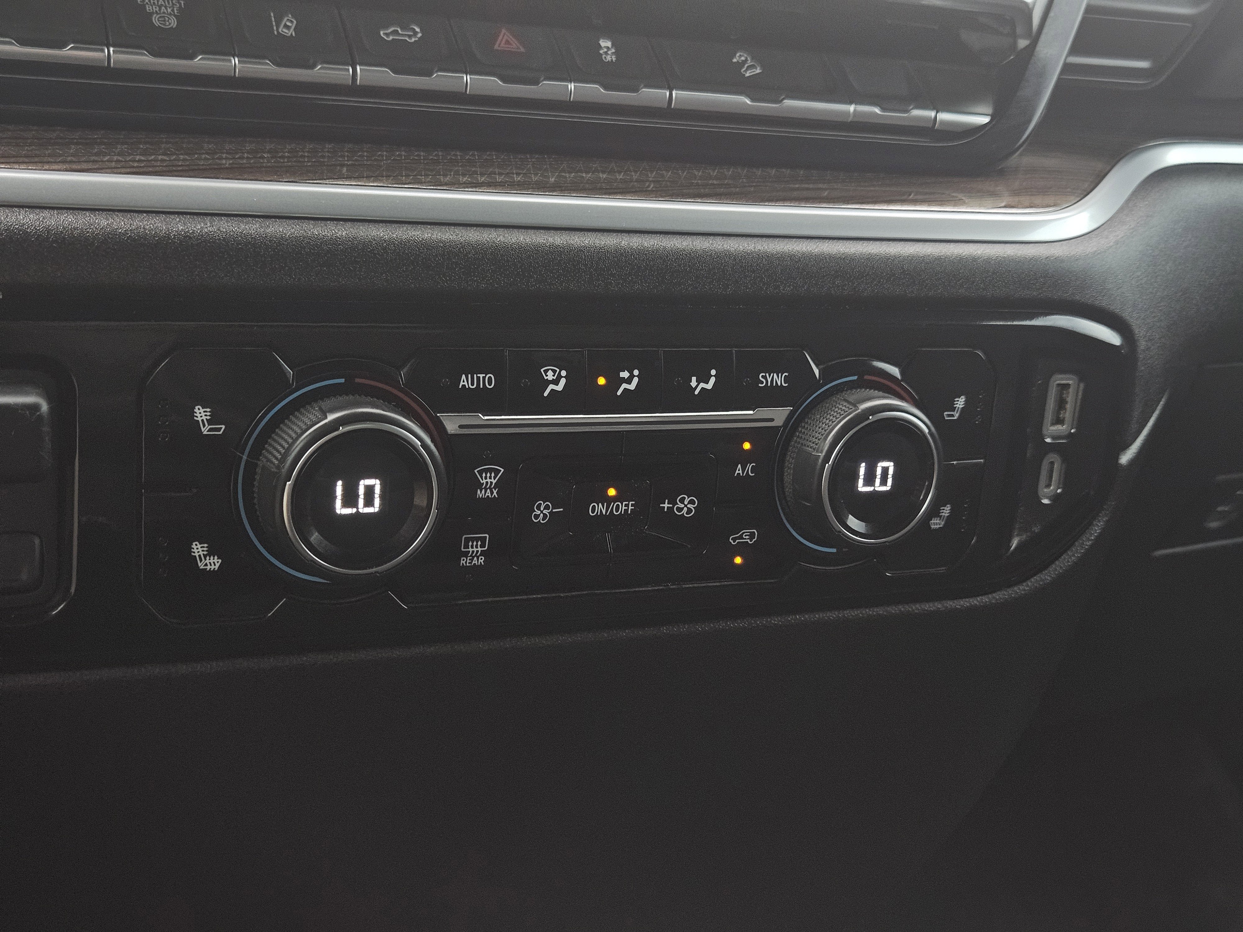 Used 2025 Chevrolet Silverado 2500 LT image 26