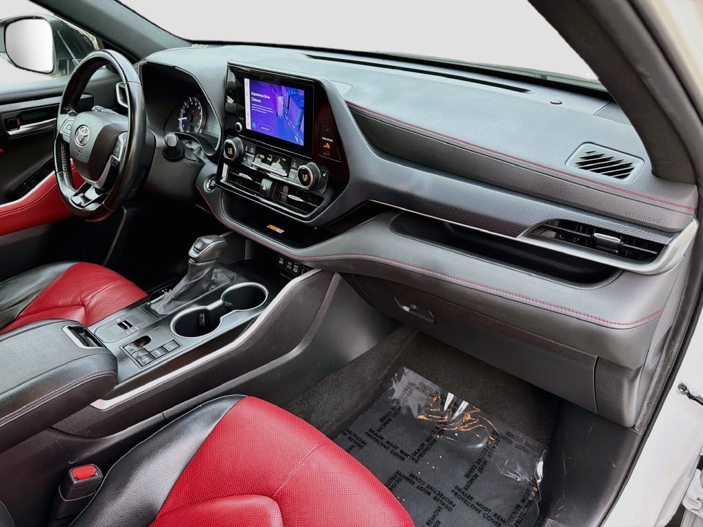 Used 2023 Toyota Highlander XSE FWD image 34
