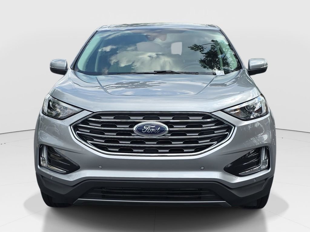 Used 2024 Ford Edge Titanium AWD/4WD image 2