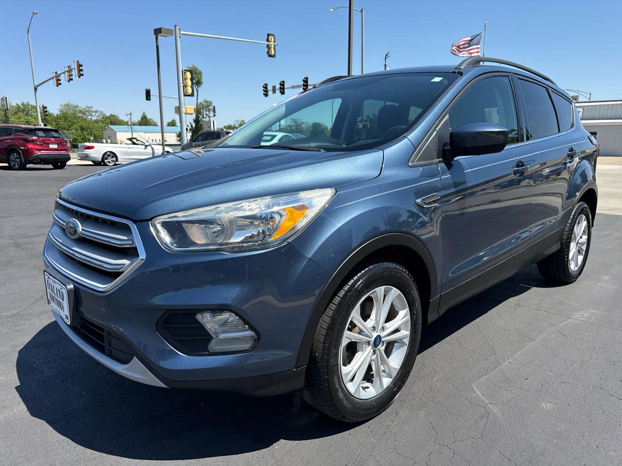 Used 2018 Ford Escape SE w/ SE Sync 3 Package FWD image 4