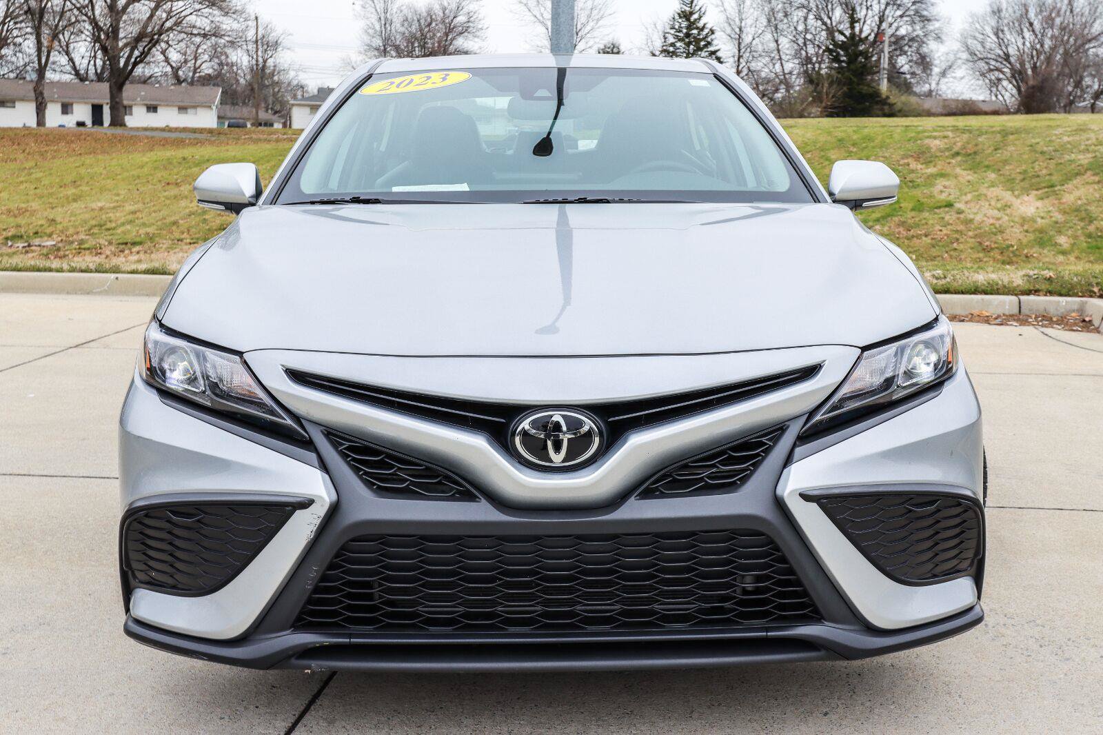Used 2023 Toyota Camry SE FWD image 19