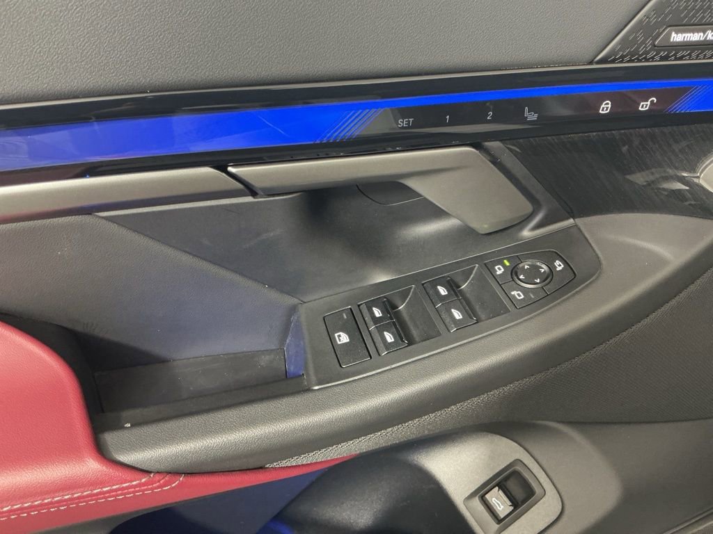 Certified 2025 BMW i5 xDrive40 w/ M Sport Package AWD/4WD image 18