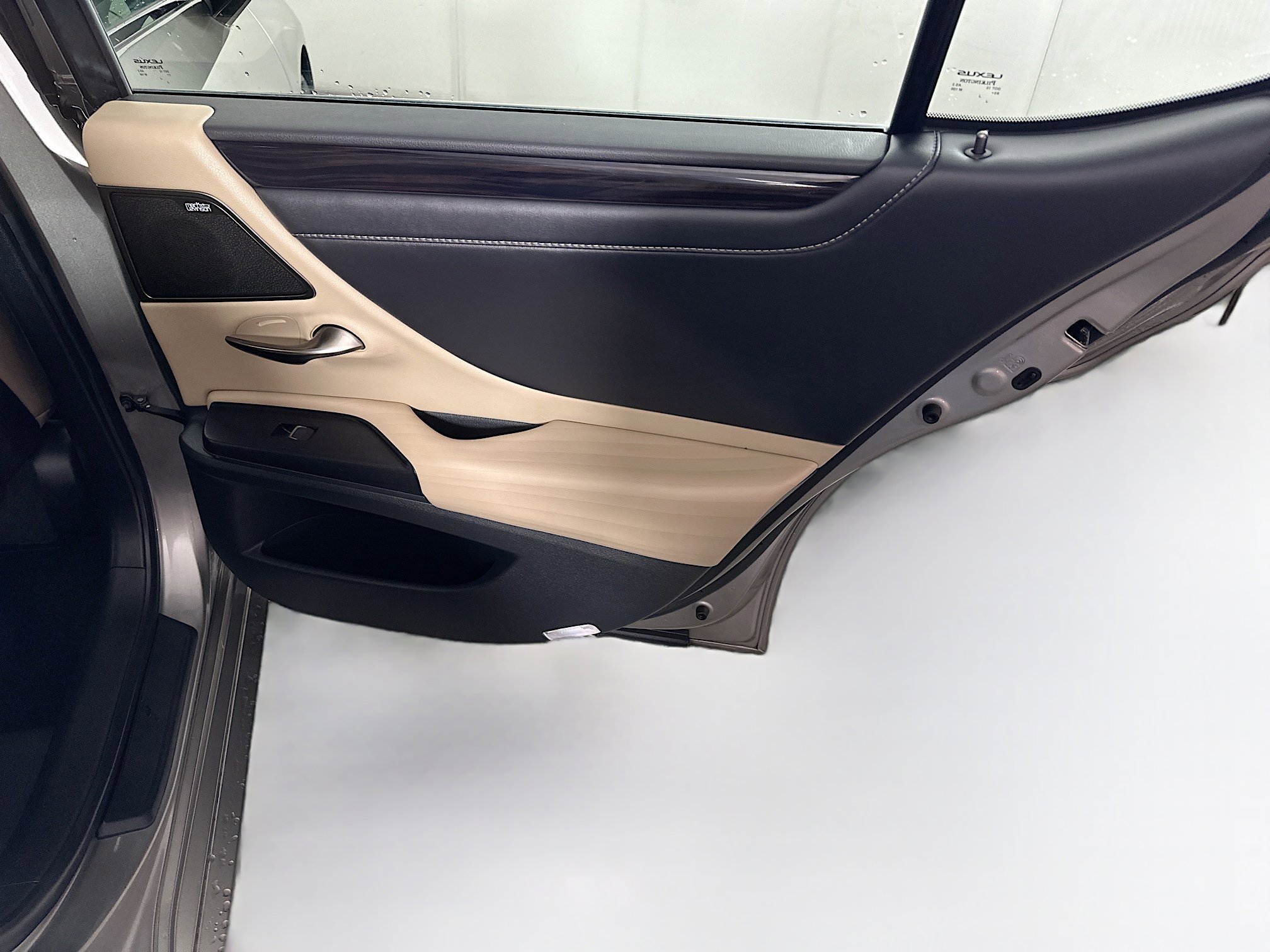 Used 2021 Lexus ES 300h ES 300h Luxury w/ Accessory Package 2 image 32