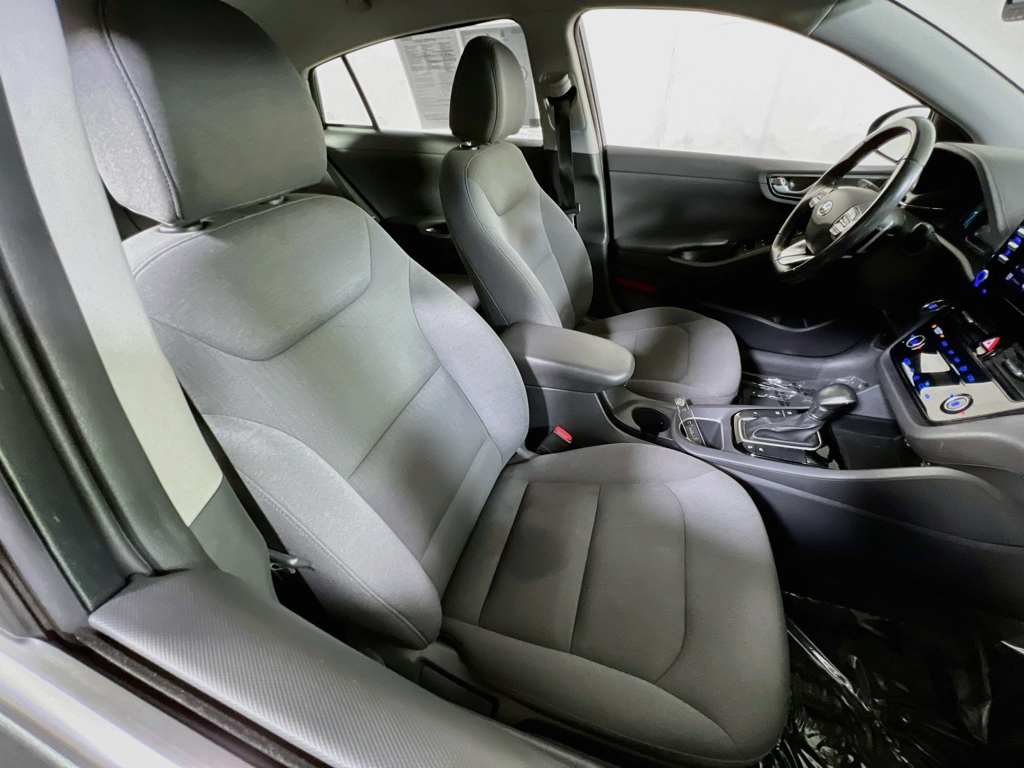 Used 2021 Hyundai Ioniq SEL FWD image 26