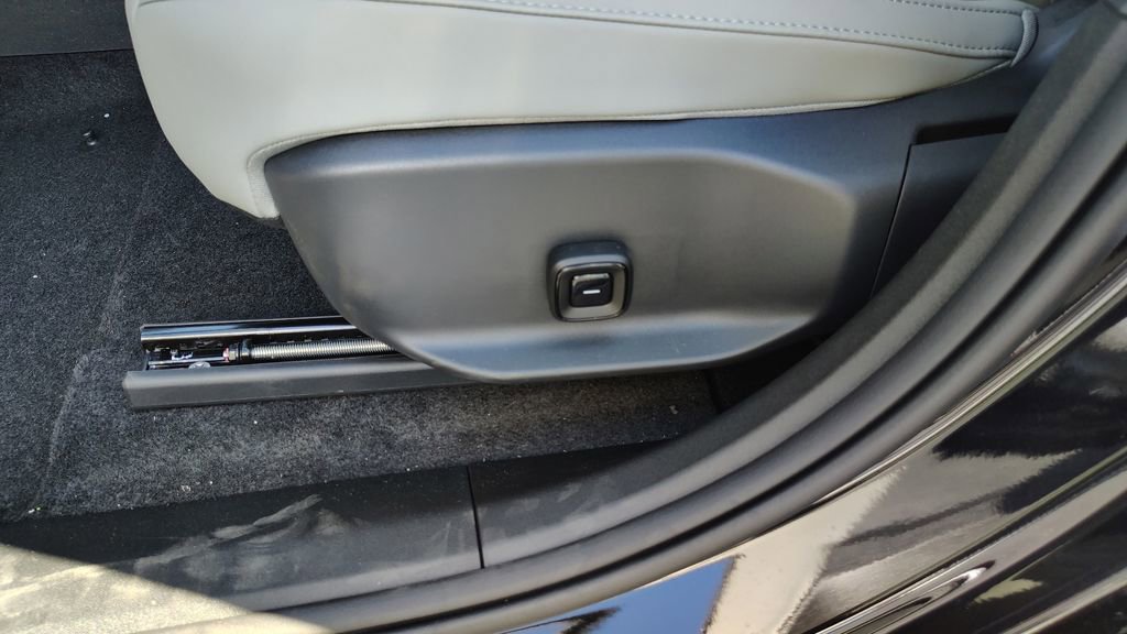 New 2025 Volvo EX30 Plus w/ Climate Package AWD/4WD image 10