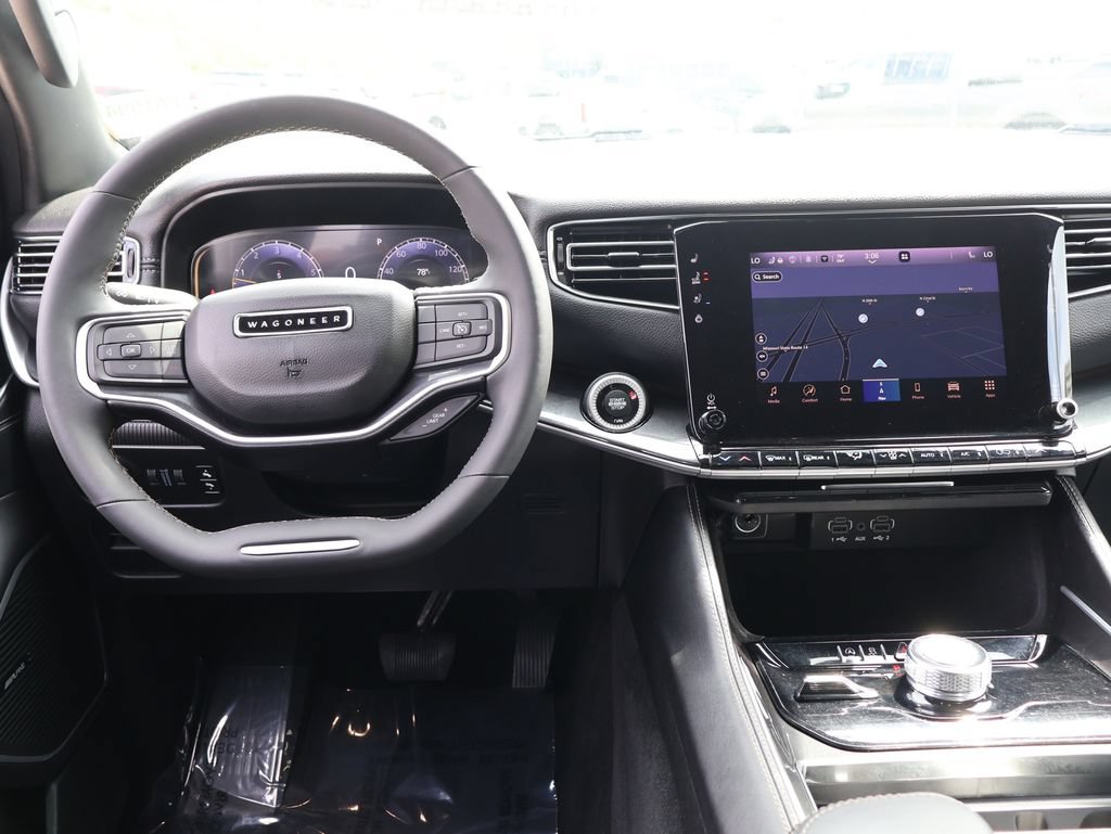 Used 2023 Jeep Wagoneer 4WD image 19