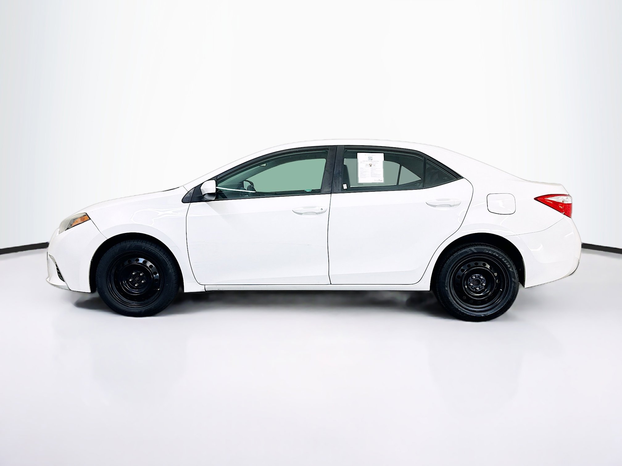 Used 2015 Toyota Corolla LE FWD image 4