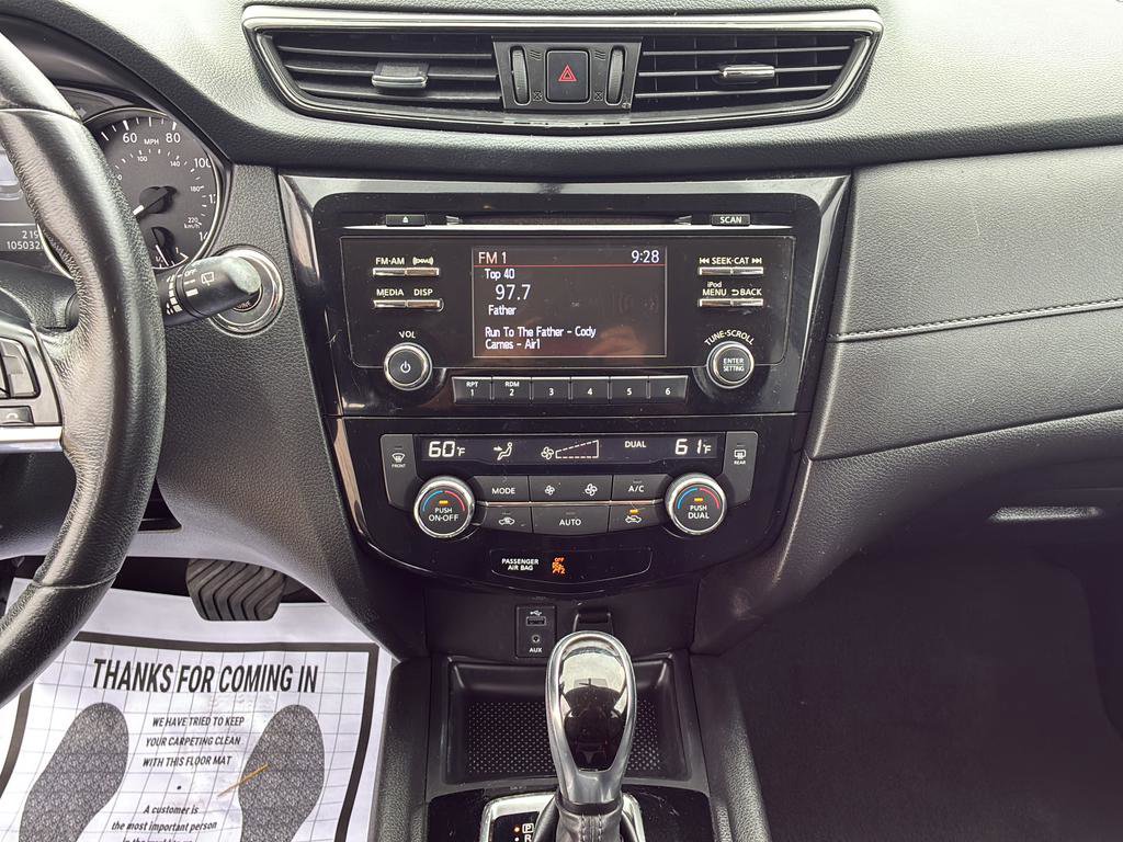 Used 2017 Nissan Rogue SV AWD/4WD image 29