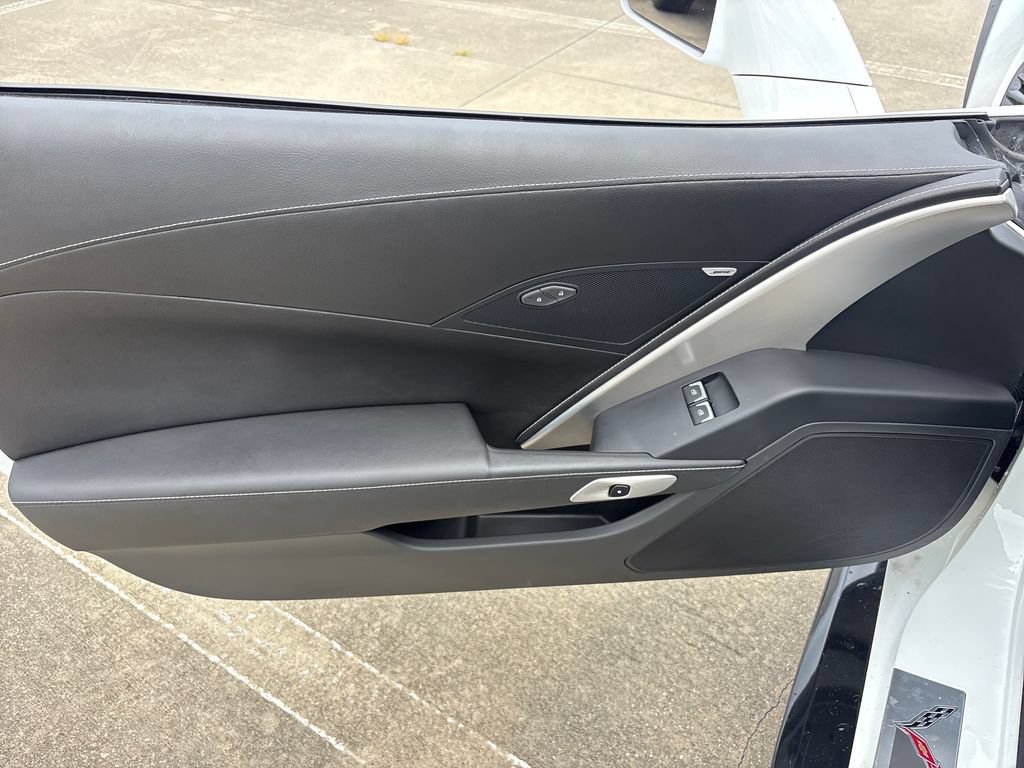 Used 2019 Chevrolet Corvette Z06 RWD image 16