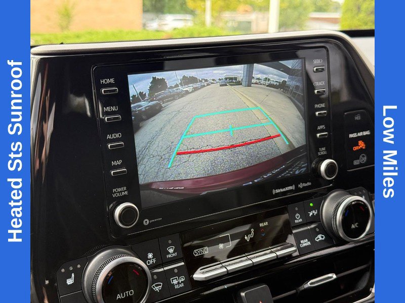 Used 2021 Toyota Highlander XLE AWD/4WD image 24