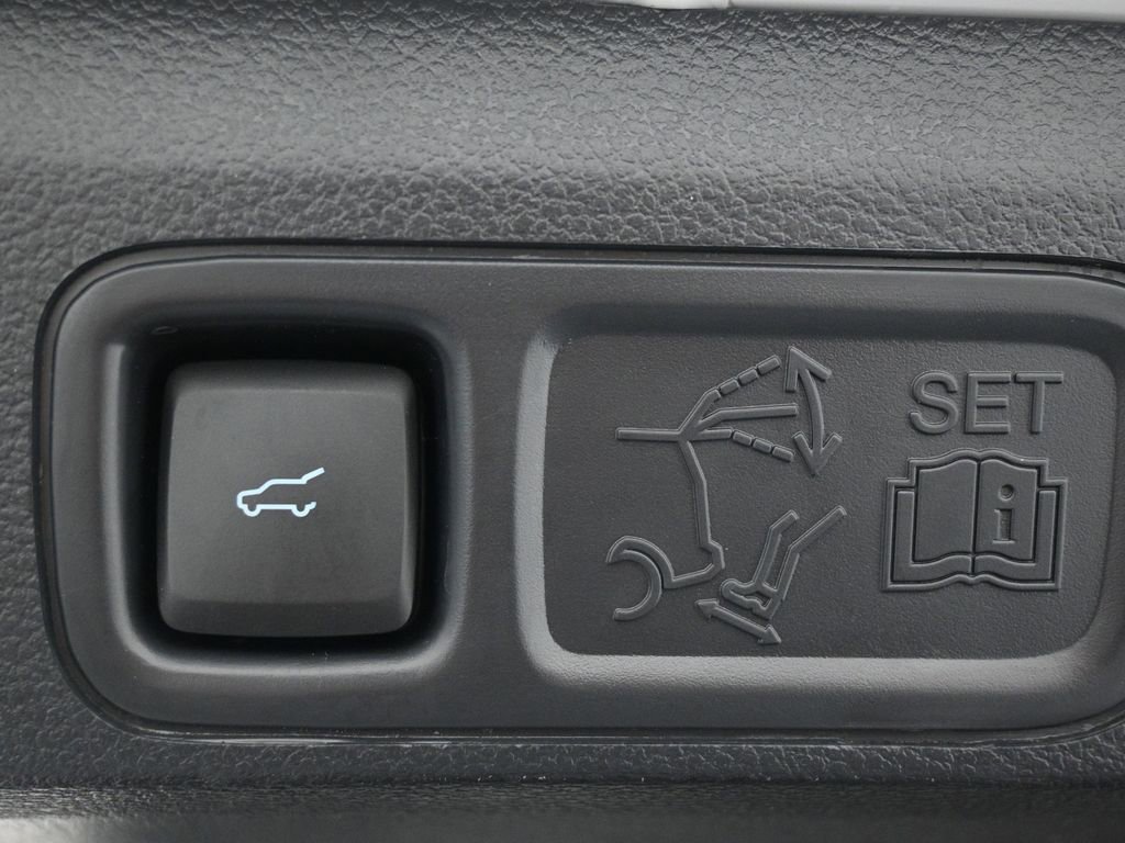 Used 2024 Ford Expedition XLT RWD image 27