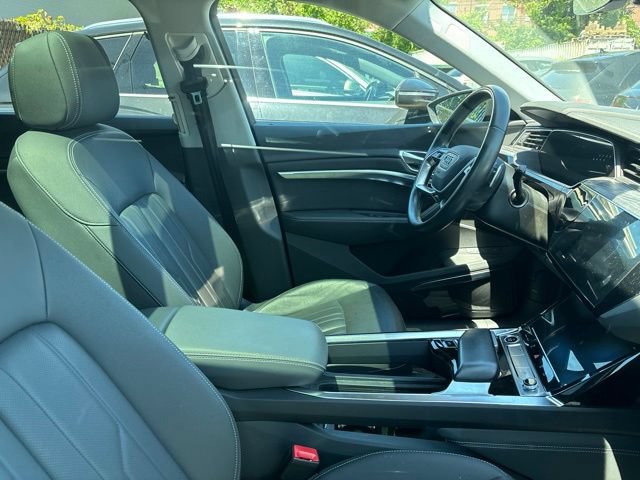 Certified 2023 Audi e-tron Premium Plus w/ Premium Plus Package AWD/4WD image 9