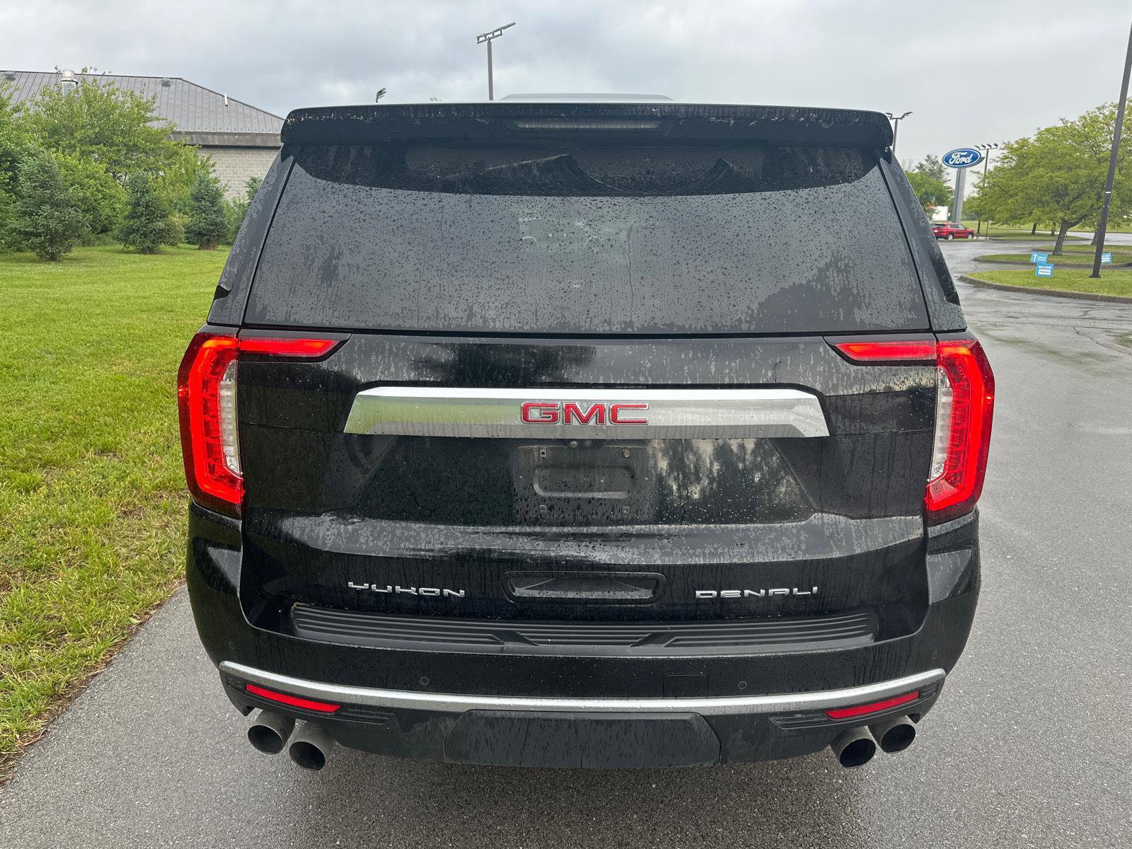 Used 2024 GMC Yukon XL Denali w/ Denali Reserve Package AWD/4WD image 11