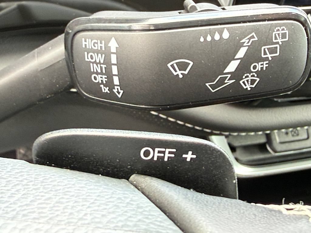 Used 2025 Volkswagen Atlas SEL AWD/4WD image 29