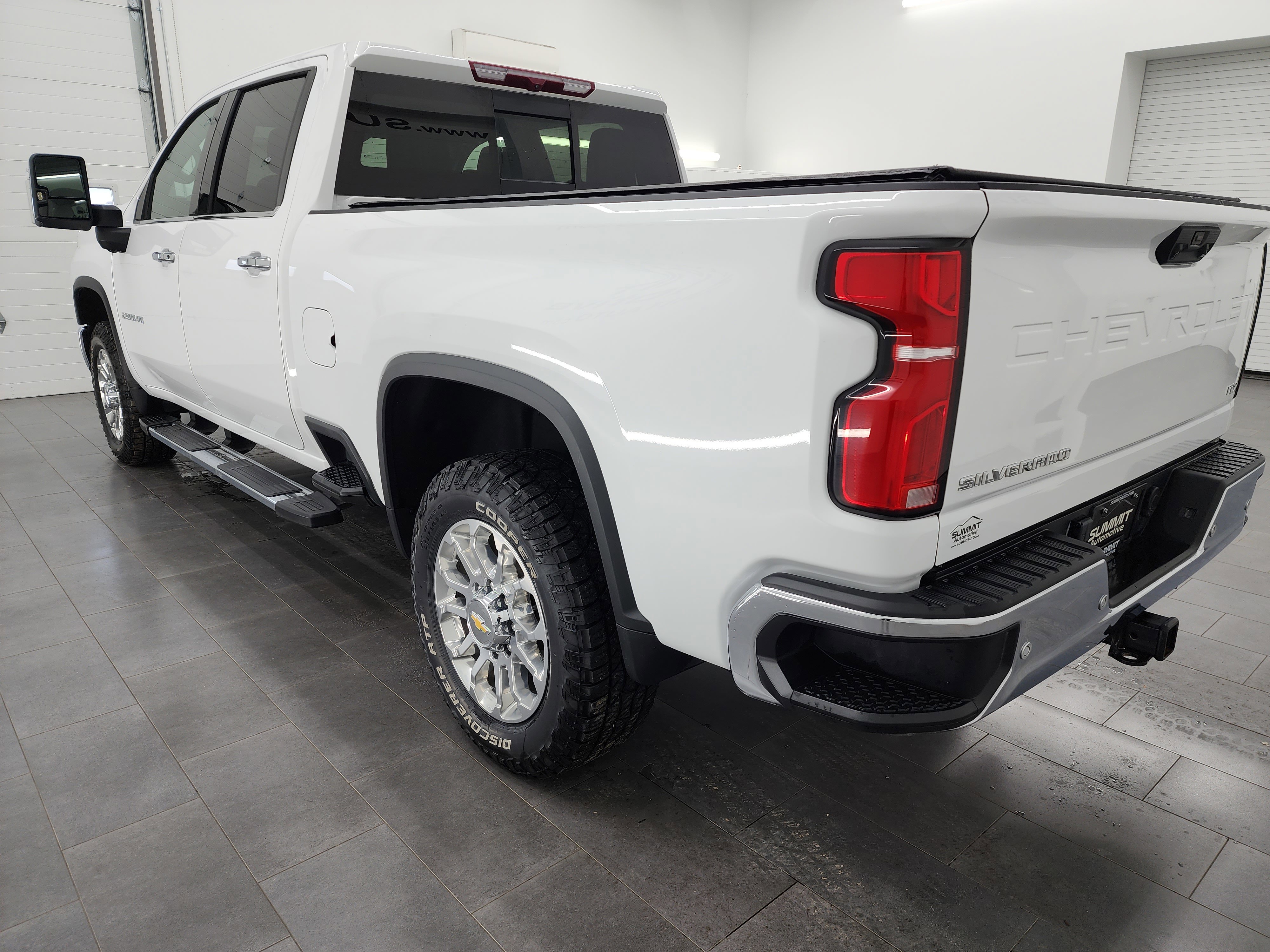 Used 2024 Chevrolet Silverado 2500 LTZ w/ LTZ Plus Package image 6