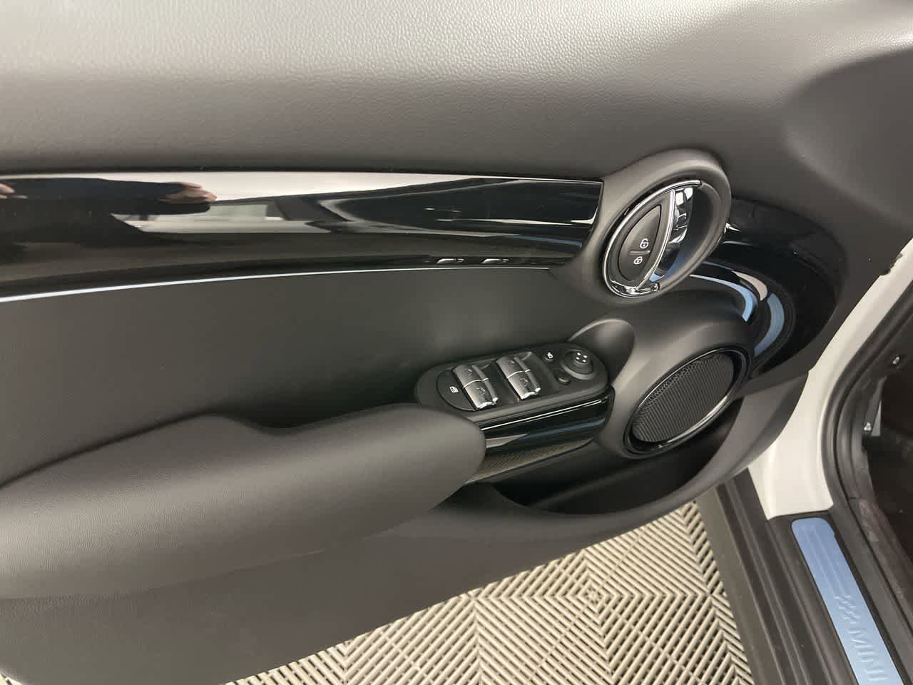 Certified 2023 MINI Cooper S w/ Signature Upholstery Package FWD image 11