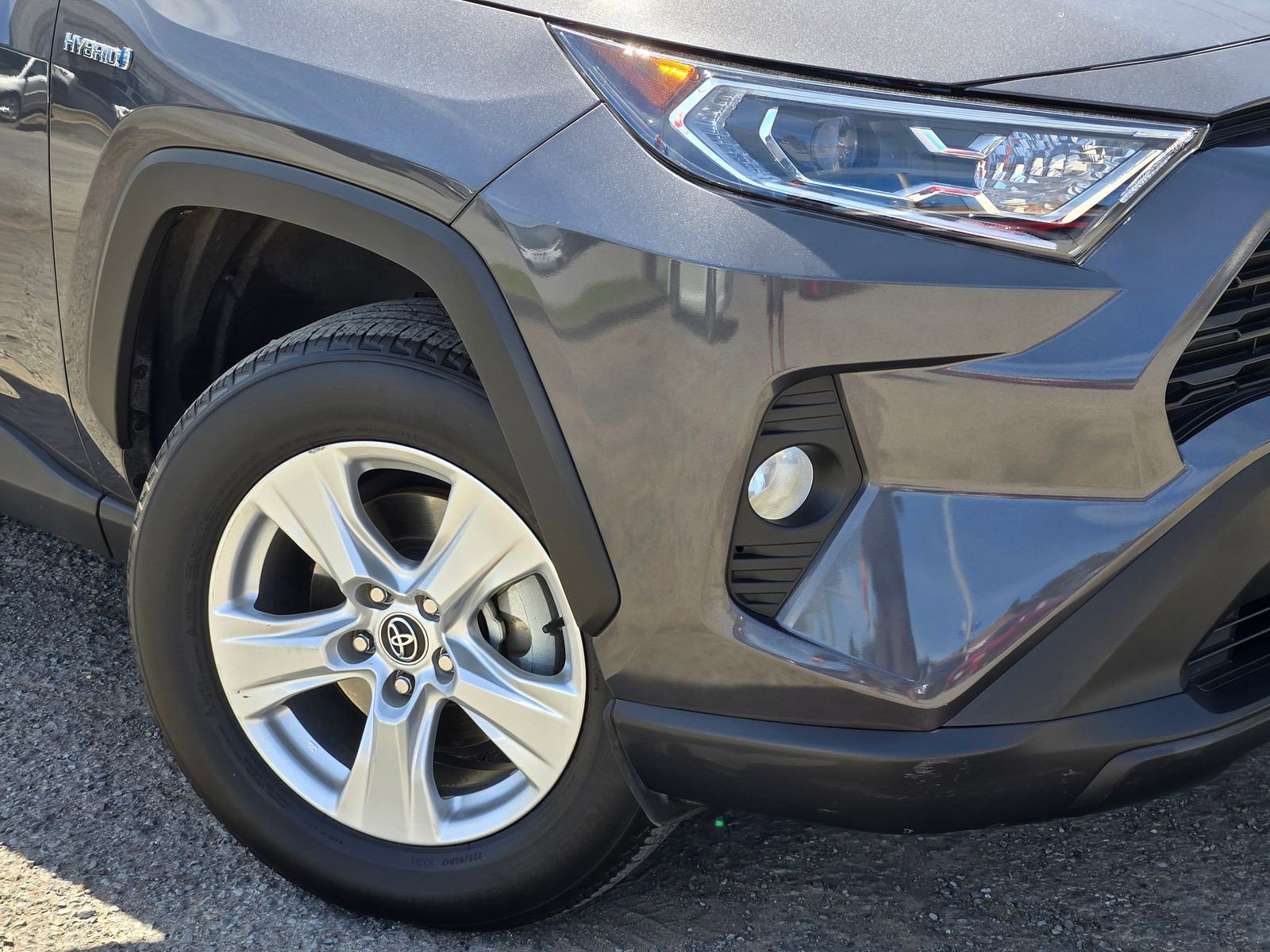 Used 2020 Toyota RAV4 XLE w/ Convenience Package image 9