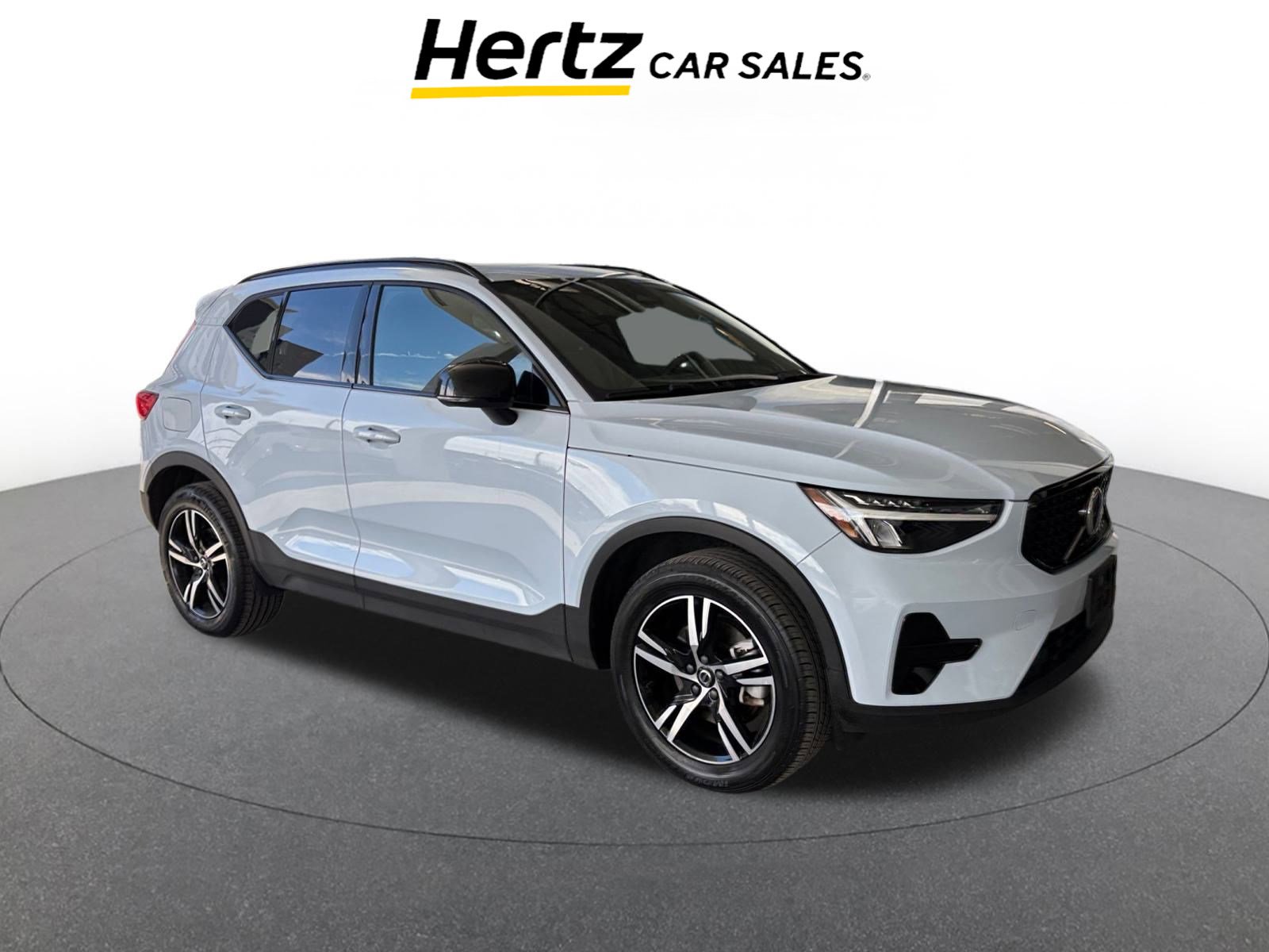 Used 2024 Volvo XC40 B5 Core