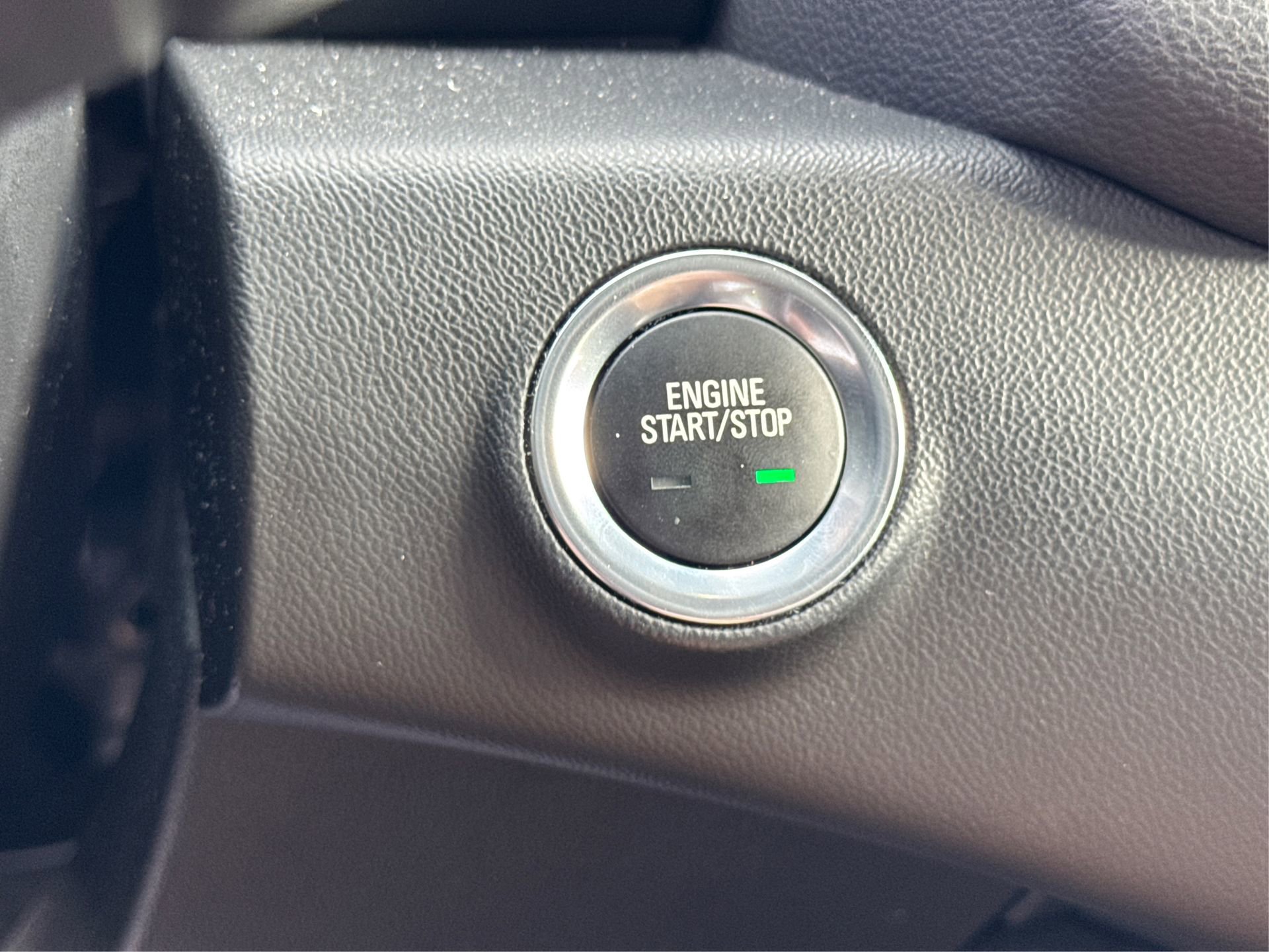 Used 2022 GMC Terrain SLE w/ Elevation Edition image 31