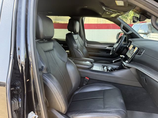 Used 2024 Jeep Wagoneer L Series II w/ Flexible Seating Group RWD image 29