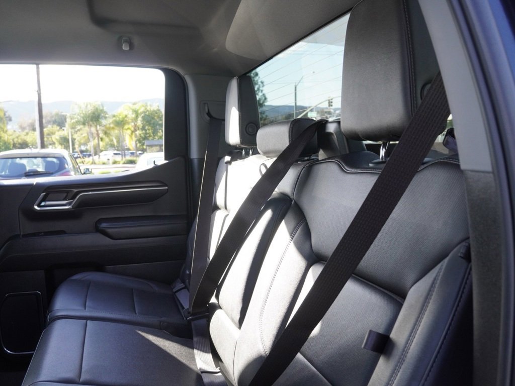 Used 2024 GMC Sierra 1500 SLT image 15