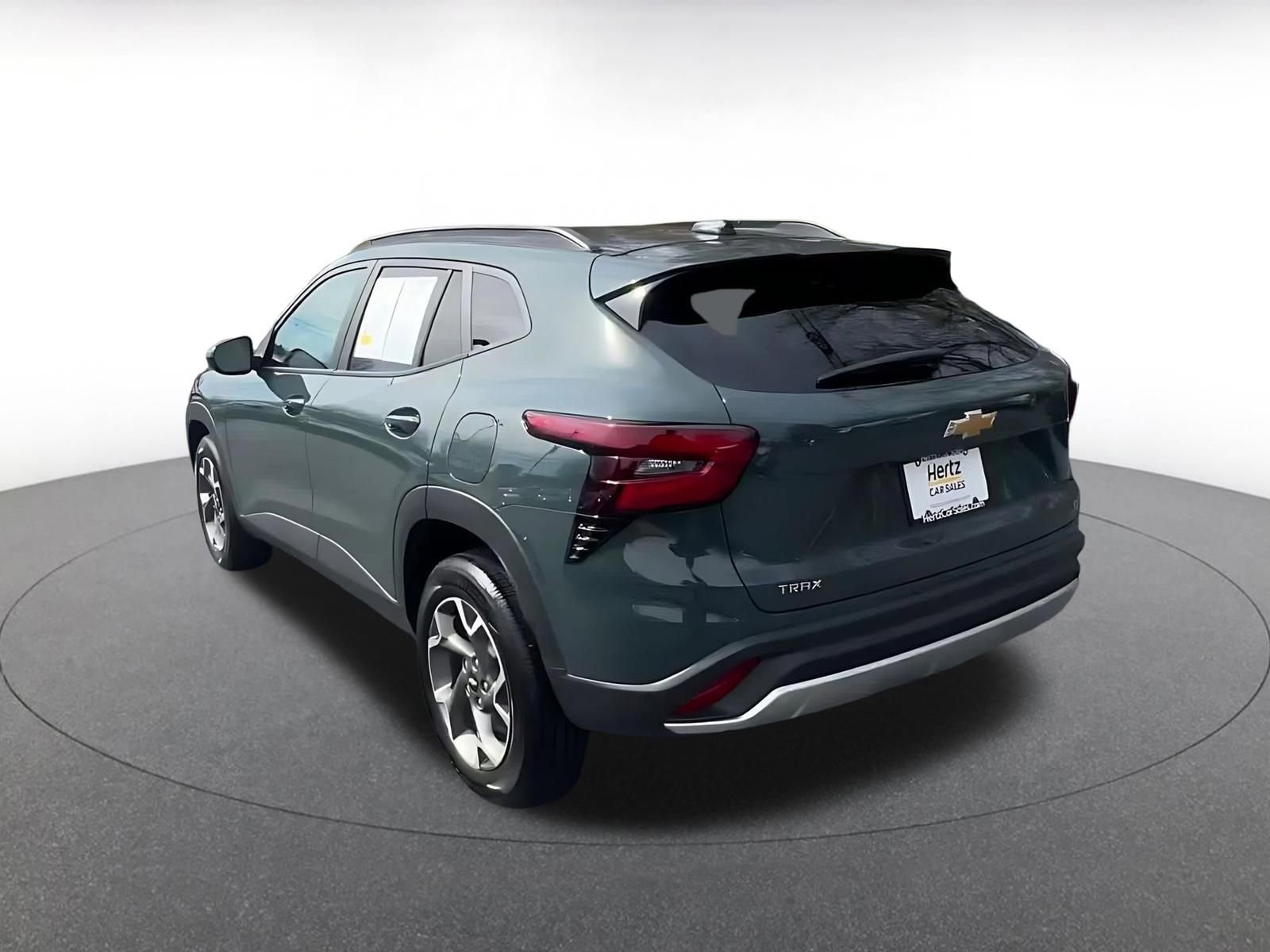 Used 2025 Chevrolet Trax LT w/ LT Convenience Package FWD image 11