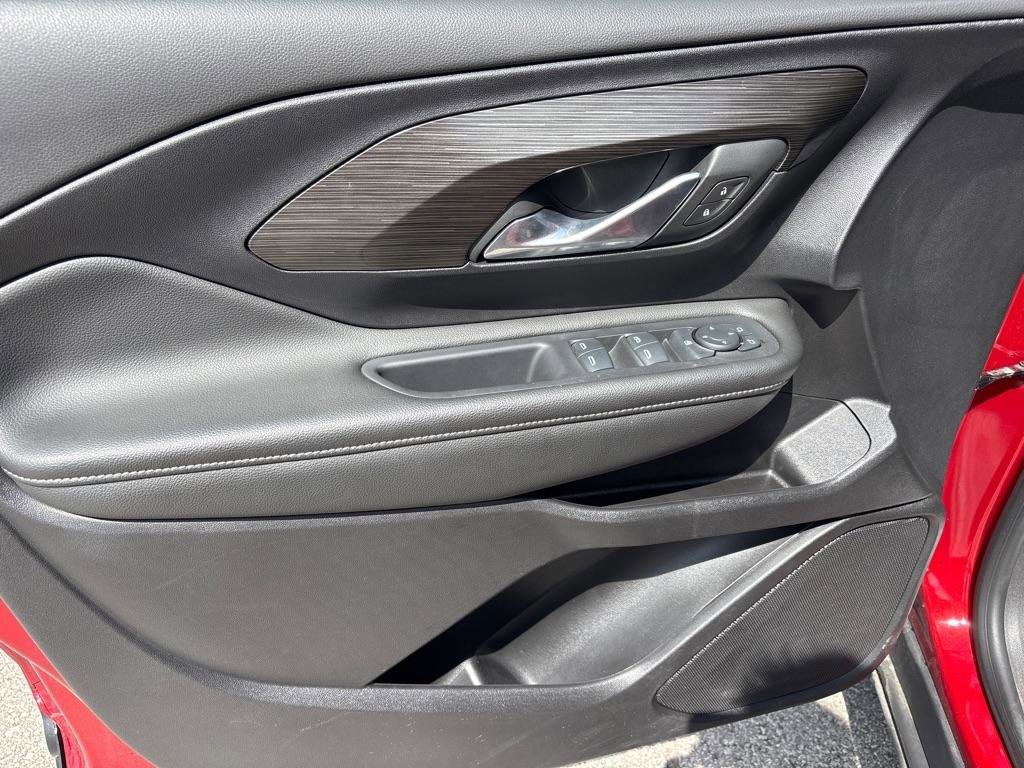 Used 2024 GMC Terrain SLE AWD/4WD image 11