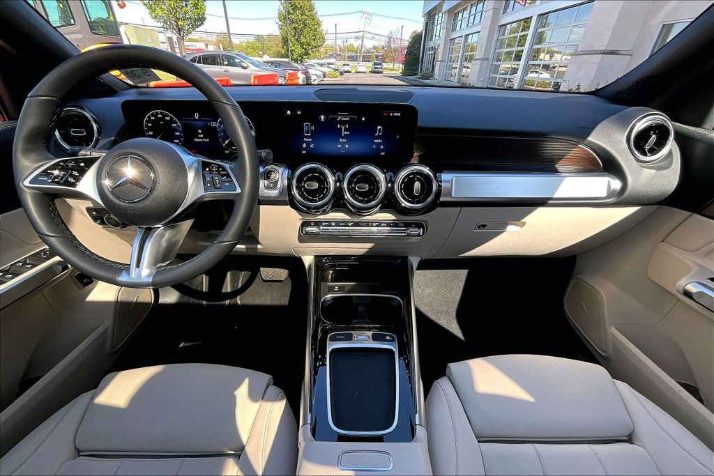 Used 2026 Mercedes-Benz GLB 250 4MATIC image 15