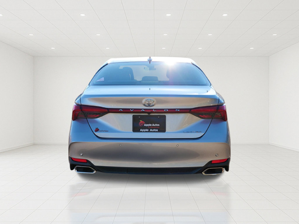 Used 2019 Toyota Avalon Limited w/ Advanced Safety Package FWD image 5