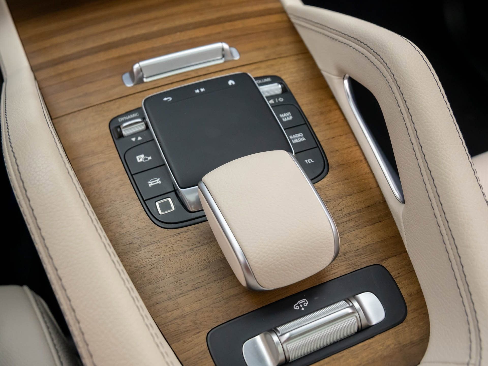 Used 2025 Mercedes-Benz GLS 450 4MATIC image 23