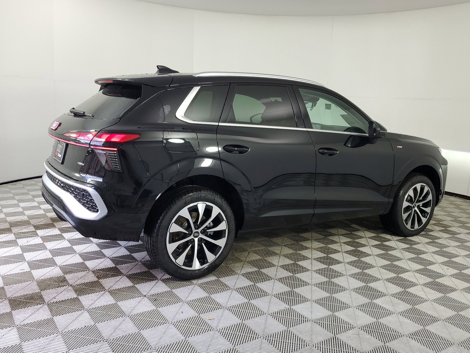 New 2026 Audi Q3 quattro 2.0T image 11