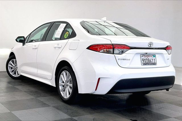 Used 2026 Toyota Corolla LE w/ LE Premium Package FWD image 10