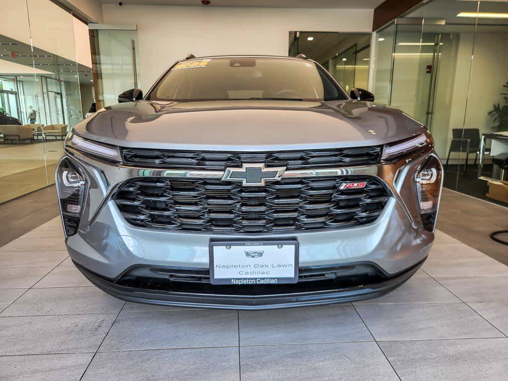 Used 2025 Chevrolet Trax RS w/ Sunroof Package FWD image 5