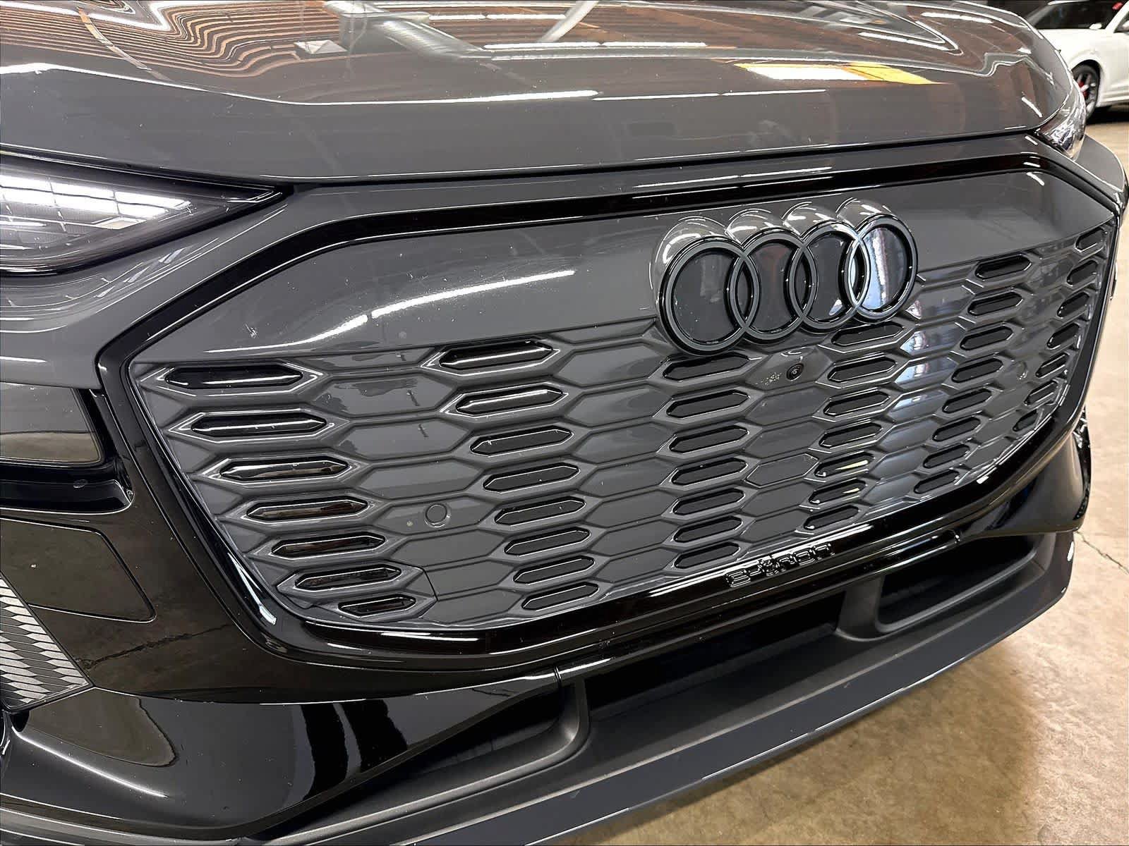 Certified 2025 Audi SQ6 e-tron Prestige w/ Black Edition One AWD/4WD image 32