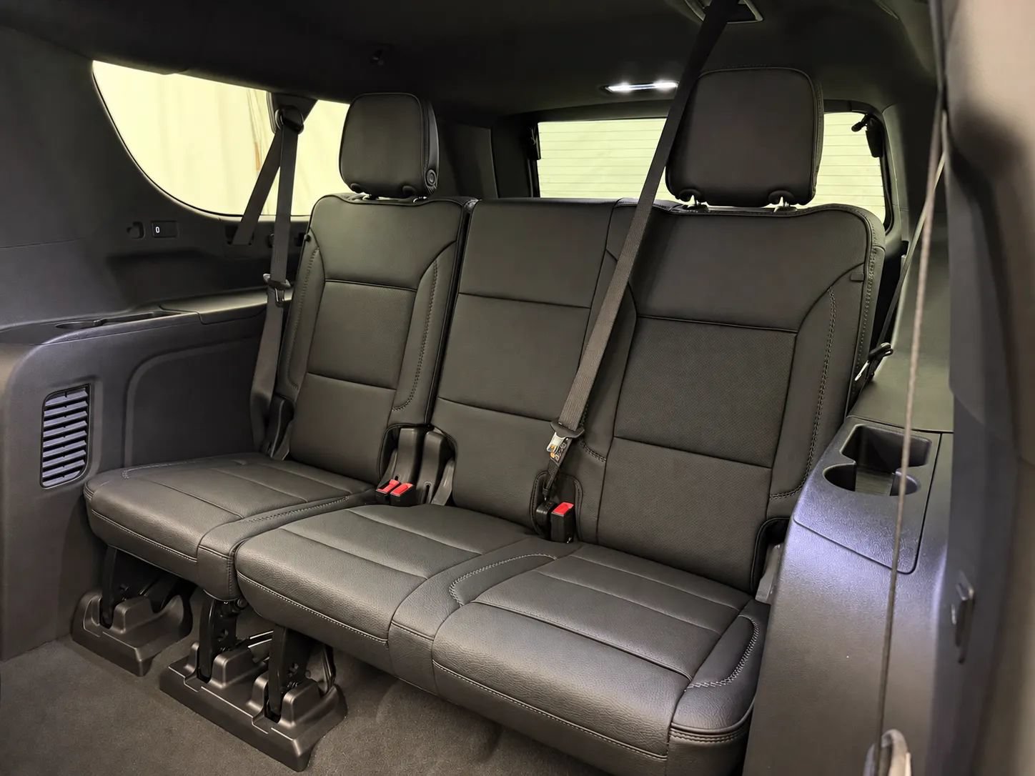 Used 2025 GMC Yukon XL Denali AWD/4WD image 40