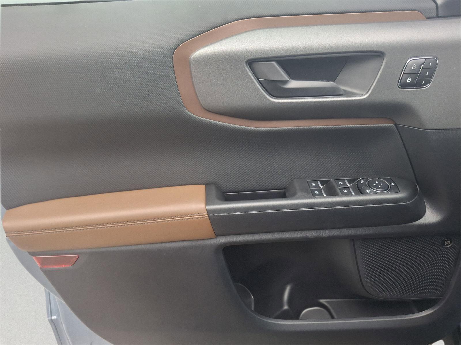 Used 2025 Ford Bronco Sport Outer Banks w/ Outer Banks Tech Package+ image 10