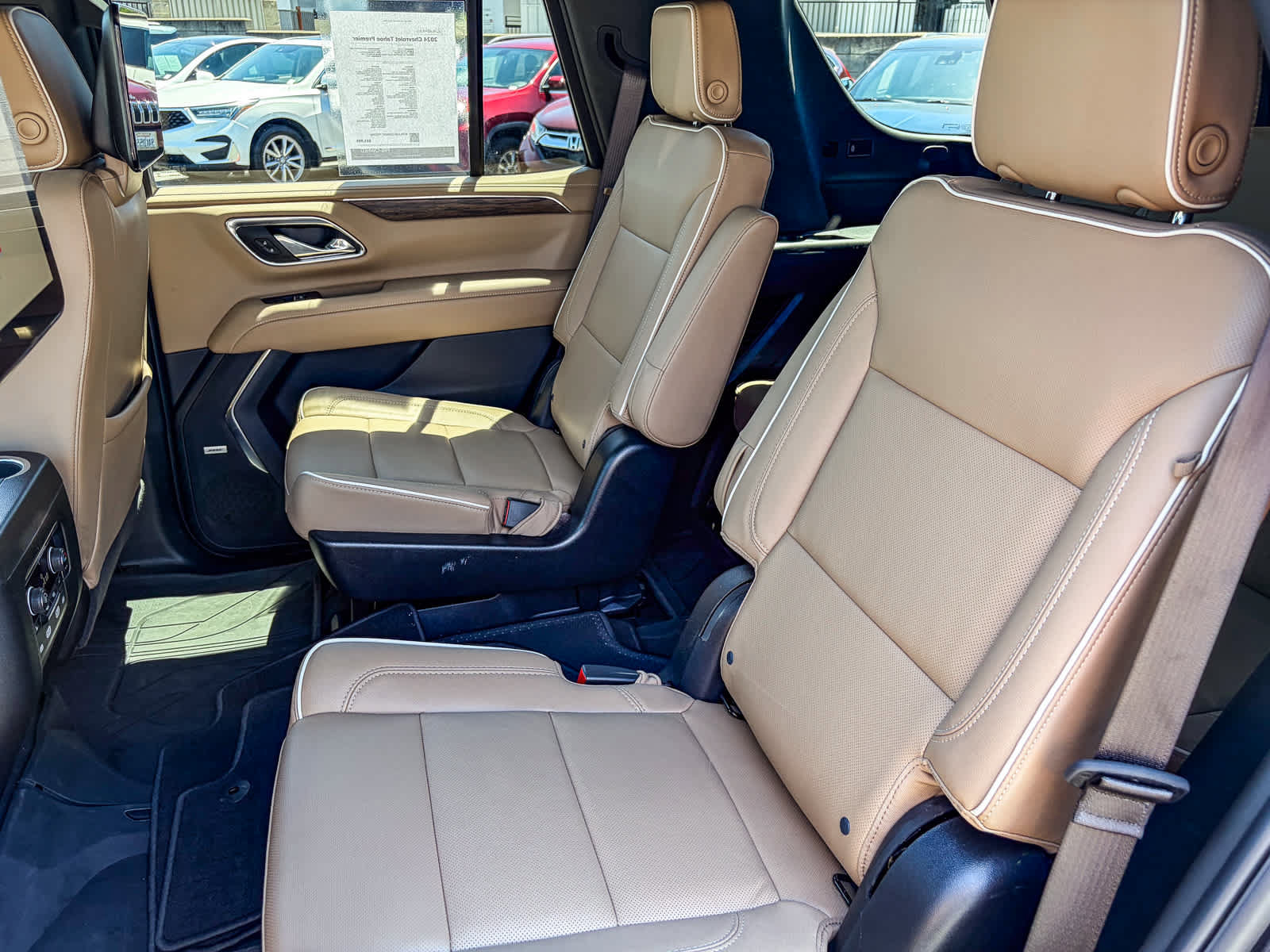 Used 2024 Chevrolet Tahoe Premier AWD/4WD image 18