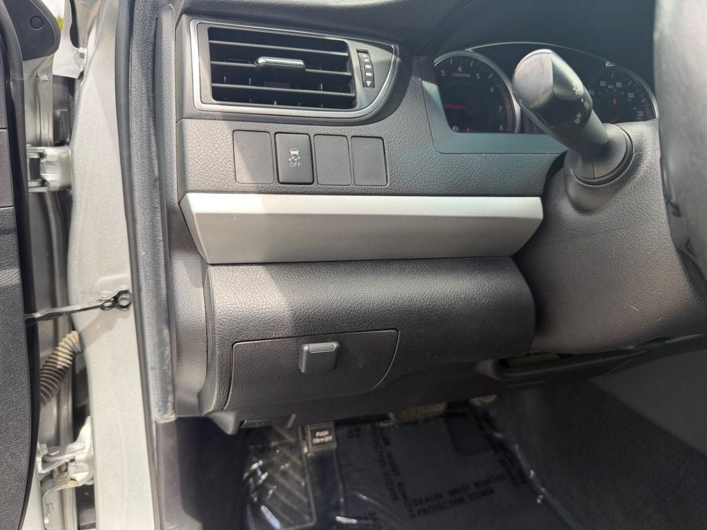 Used 2017 Toyota Camry SE FWD image 19